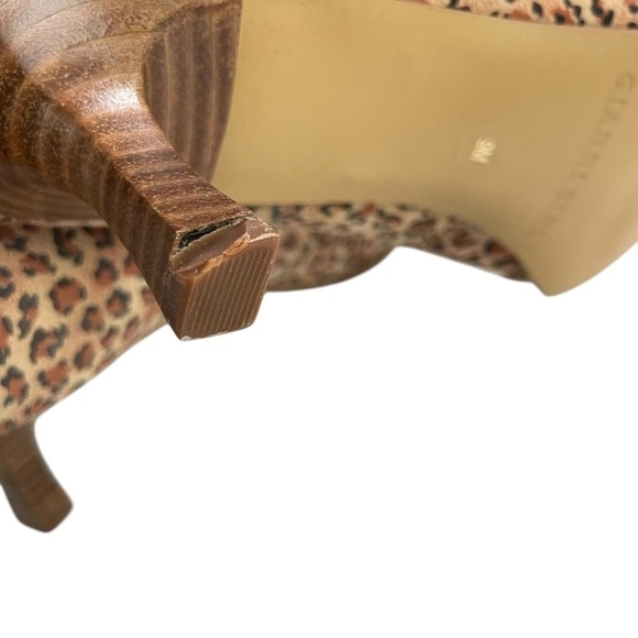 VTG Gianni Bini Brown, Carmel, Black Animal Print Suede 2”Heel
Pumps. - Picture 10 of 14